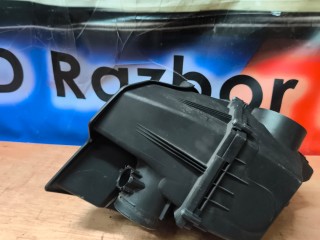 корпус воздушного фильтра BMW 5 серия F07/F10/F11 F11 2011, 3.0 л., N52 B30 AF, бензин, АКПП, белый, универсал, задний привод, правый руль, 13717590593