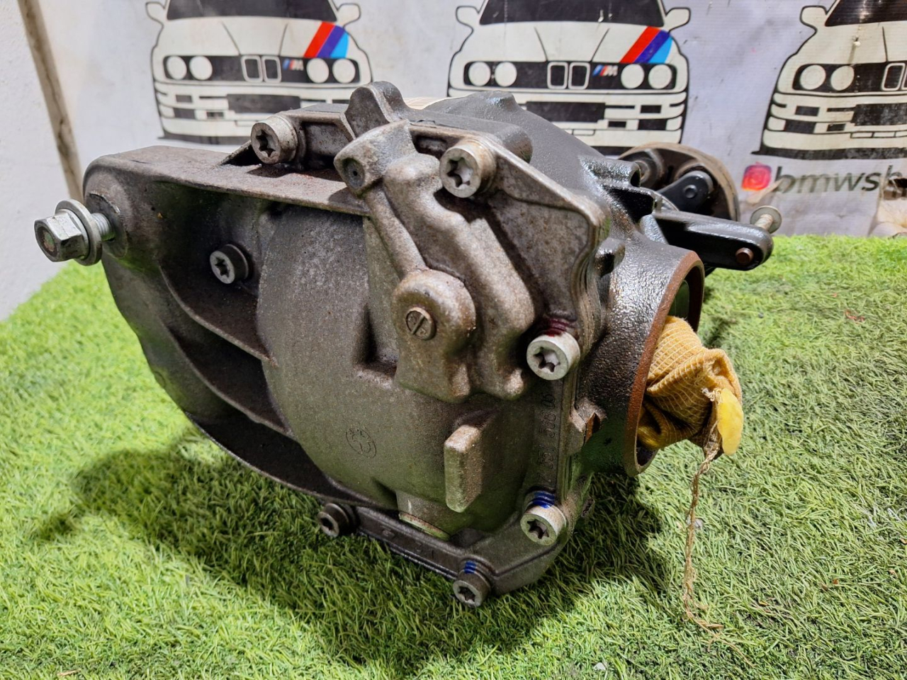 редуктор заднего моста BMW X5 F15 2015, 3.0 л., N57 D30 B, дизель, АКПП, чёрный, универсал, полный привод, 7636996, 7636997 - фото №1