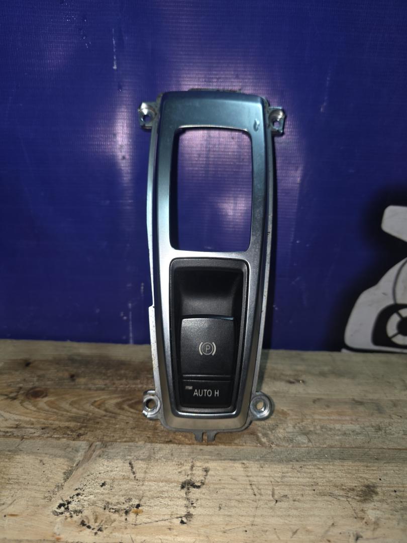 кнопка ручного тормоза (ручника) BMW X6 E71/E72 E71 2010, 3.0 л., N57 D30 B, дизель, АКПП, black sapphire metallic (475), универсал, полный привод, 9148508, 61319148508 - фото №1