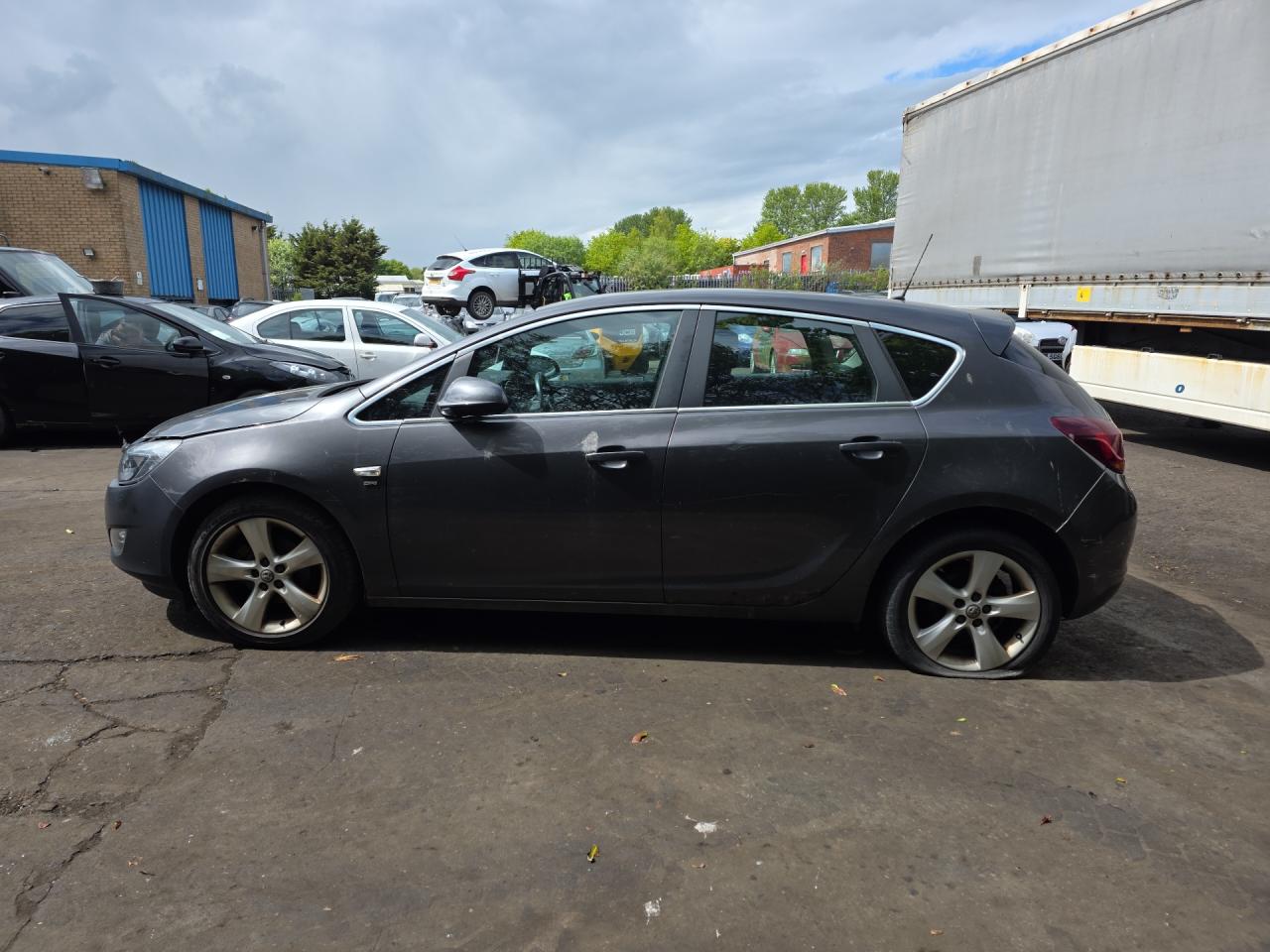 Opel Astra J 2011