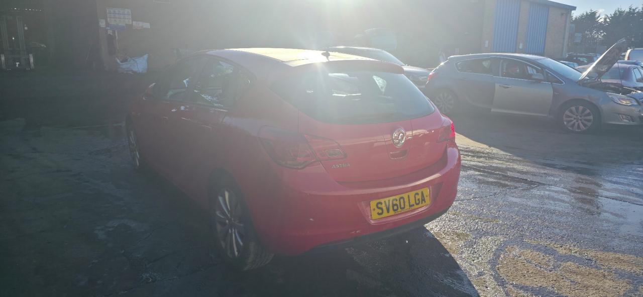 Opel Astra J 2010