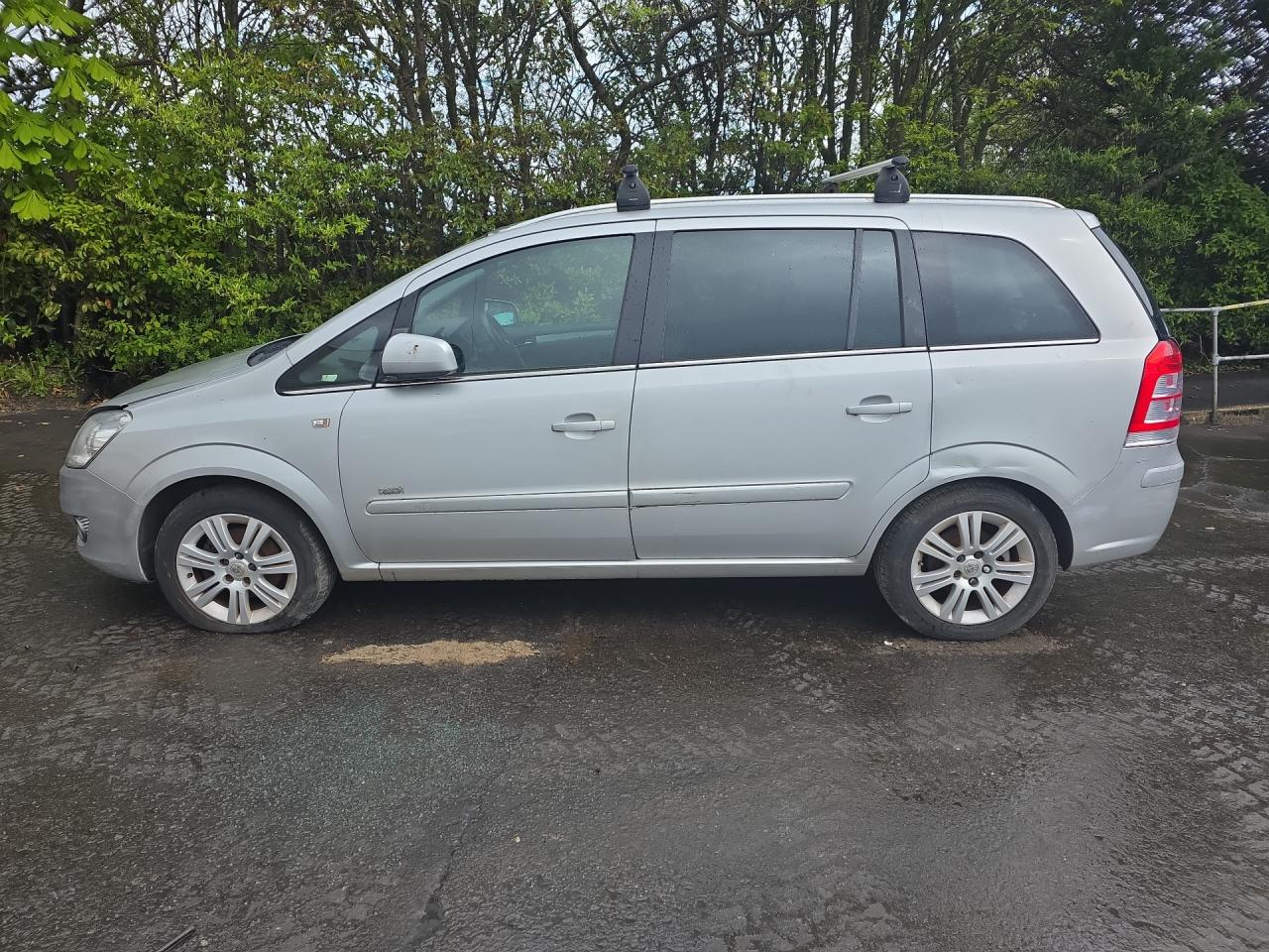 Opel Zafira 2  (B) рест. 2011
