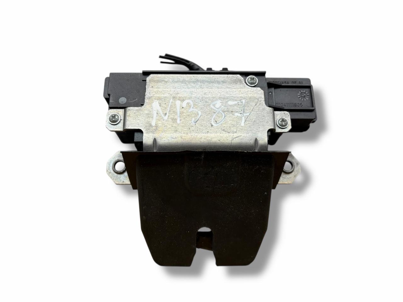 замок багажника Ford Focus 2 поколение 2006, 1.8 л., TDCi, KKDA, дизель, 5МКПП, panther black / f3, хетчбэк 5 дв., передний привод, правый руль, 3M51-R442A66-AP, 01041111006 - фото №1