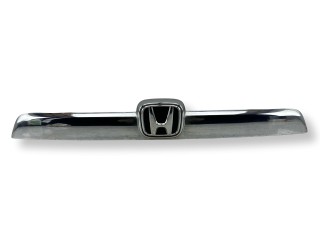 накладка двери (крышки) багажника Honda CR-V 3 поколение RE6 2008, 2.2 л., cTDi, N22A2, дизель, 6МКПП, sparkle gray / nh684p, внедорожник 5 дв., полный привод, правый руль, 74890SWWE010M1