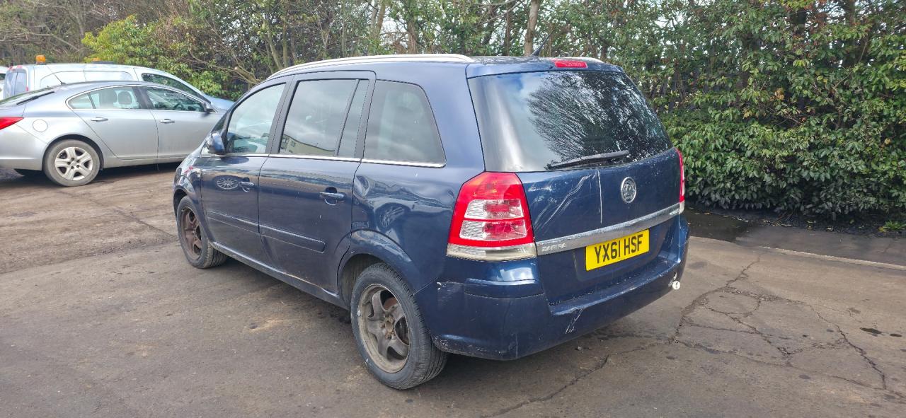 Opel Zafira 2  (B) рест. 2011