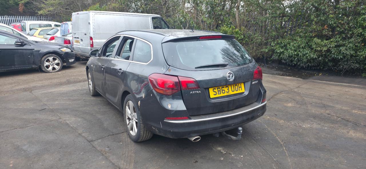Opel Astra J рест. 2013