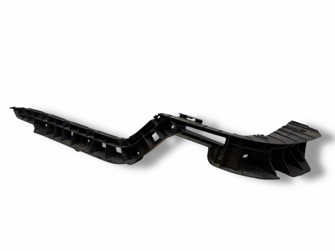 Крепление бампера заднего Volkswagen Passat B7 2011, 2.0 л., TDi PD, CFFB, дизель, 6МКПП, reflex silver / la7w, седан, передний привод, правый руль, 3AE807393 - фото №1