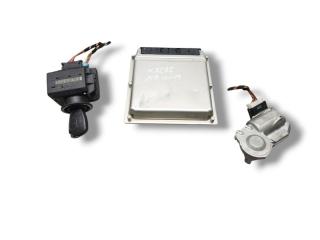 блок управления двигателем Mercedes-Benz CLK-Класс C209/A209 C209 2002, 2.6 л., i, M 112.912, бензин, АКПП, iolithblau / 357, купе, задний привод, правый руль, 2095450508, 0261207781, 2034621130, 1121532679