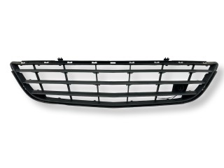 заглушка (решетка) в бампер Opel Corsa D 2010, 1.4 л., i, A 14 XER, бензин, 5МКПП, karbongrau / 177, хетчбэк 5 дв., передний привод, правый руль, 13179942