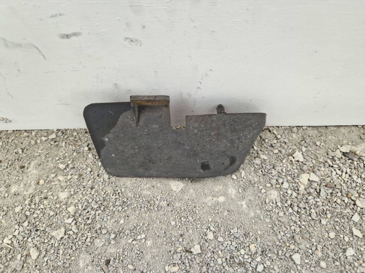 брызговик Nissan Juke YF15 2011, 1.5 л., K9K 410, дизель, 6МКПП, nah (красный), хетчбэк 5 дв., 76857BA60A - фото №1