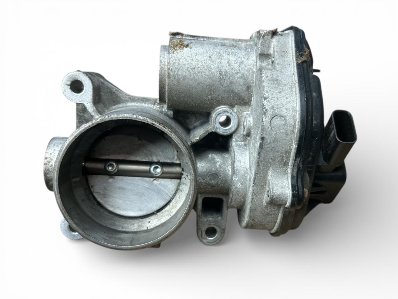 заслонка дроссельная Ford Mondeo 4 поколение 2008, 2.0 л., i, AOBA, бензин, 5МКПП, machine silver / 76, лифтбэк, передний привод, правый руль, VP4M5U9E927DC - фото №1