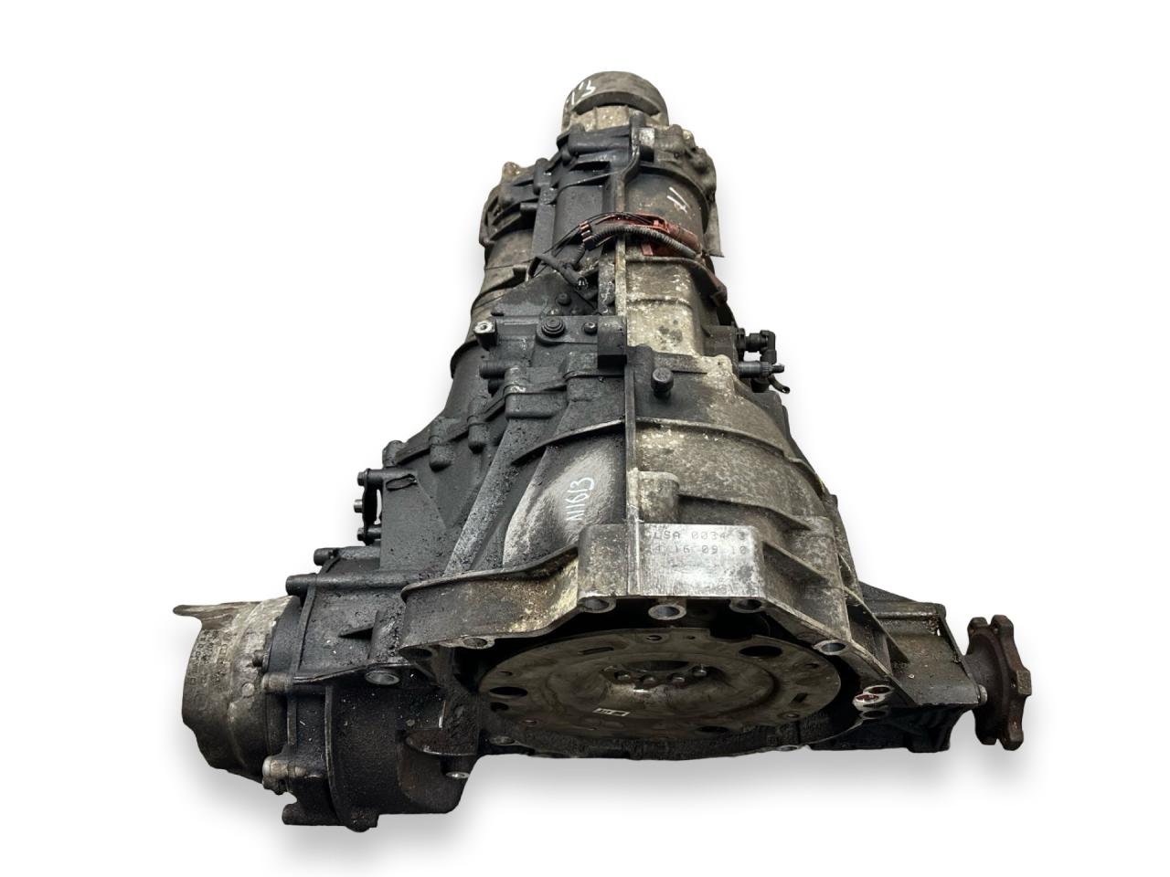 КПП механическая (МКПП) Audi Q5 8R 2010, 2.0 л., TDi, CGLB, дизель, 6МКПП, quarzgrau / ly7g, внедорожник 5 дв., полный привод, правый руль, 0B2300028F, LSA - фото №1