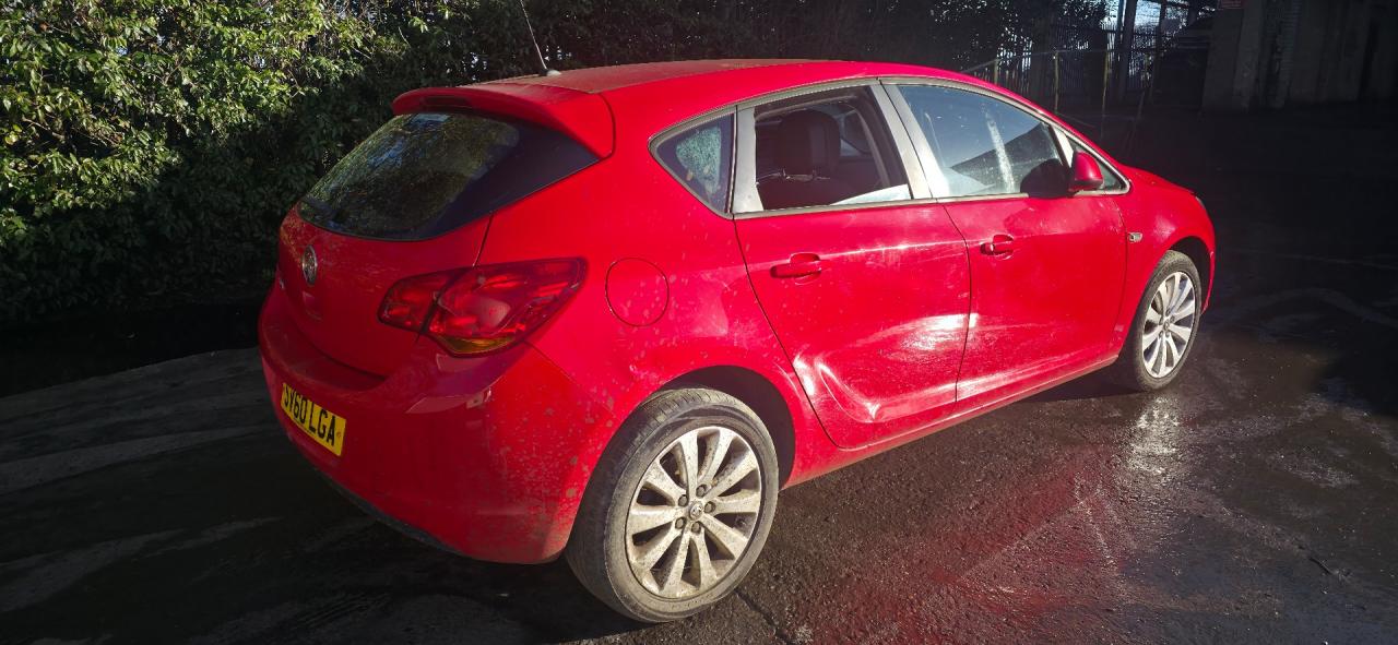 Opel Astra J 2010