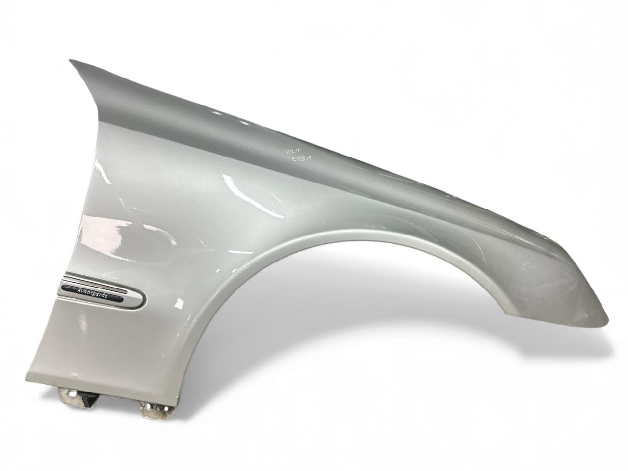 крыло переднее правое Mercedes-Benz E-Класс W211/S211 2005, 3.2 л., CDi, OM 648.961, дизель, АКПП, brillantsilber / 744, седан, задний привод, правый руль, A2118800818, A2118801418 - фото №1