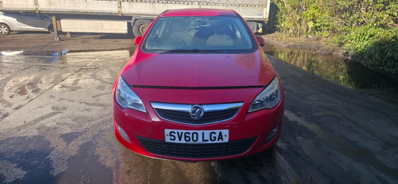 Opel Astra J 2010