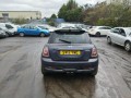 накладка двери (крышки) багажника Mini Cooper S 2 поколение [рестайлинг] R56 2012, 1.6 л., Ti, N18 B16 A, бензин, 6МКПП, highclass grey / b43, хетчбэк 3 дв., передний привод, правый руль, 7151140 - фото №10