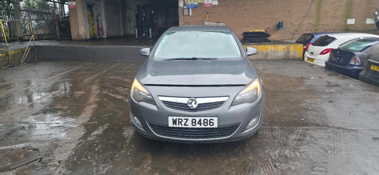Opel Astra J 2010