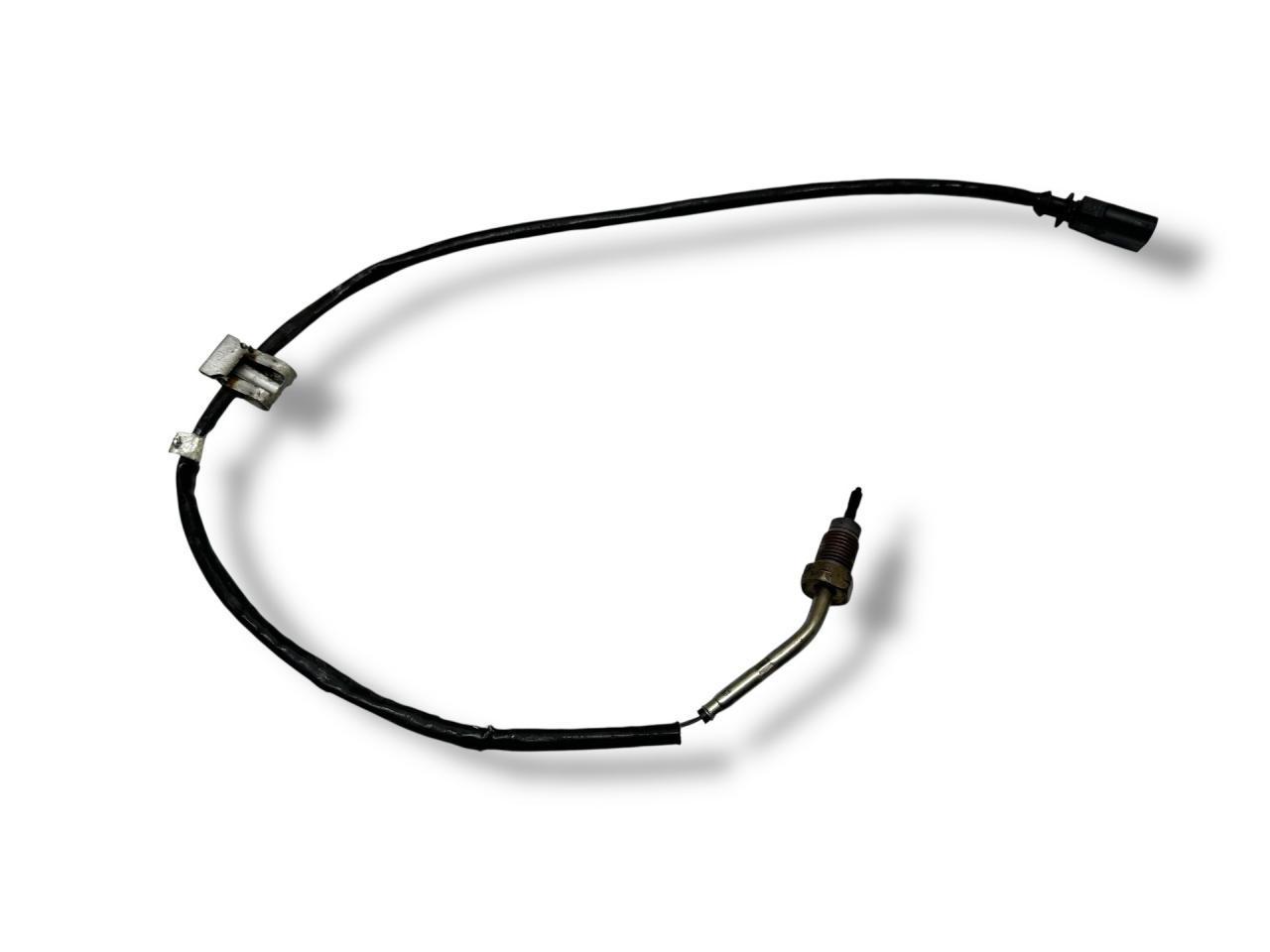 датчик температуры в выпускном коллекторе Volkswagen Scirocco 3 поколение 2013, 2.0 л., TDi, CFHC, дизель, 6МКПП, deepblack / lc9x, хетчбэк 3 дв., передний привод, правый руль, 1J0973802, 03L906088EC - фото №1