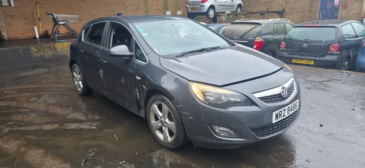 Opel Astra J 2010
