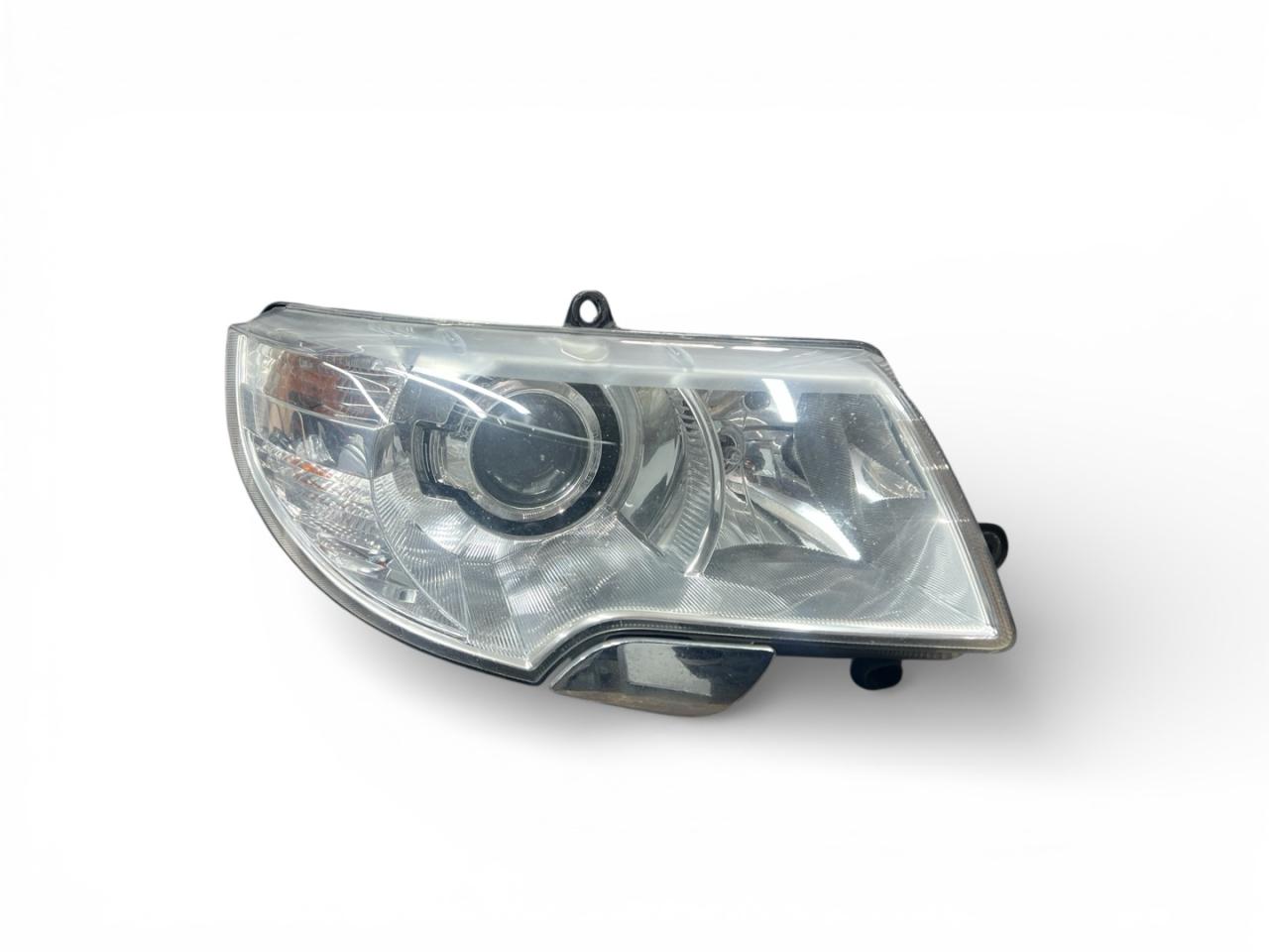 фара правая Skoda Superb 2 поколение 3T 2012, 1.6 л., TDi, CAYC, дизель, 6МКПП, reflex silver / la7w, лифтбэк, передний привод, правый руль, 3T2941018E, 1ZS247047-36 - фото №1