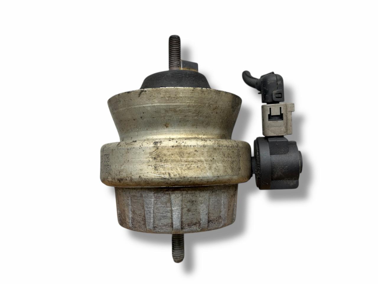 подушка крепления двигателя Audi A6 4F/C6 2006, 2.0 л., TDi PD, BRE, дизель, вариатор, atlasgrau / ly7q, седан, передний привод, правый руль, 4F0199379G - фото №1