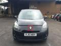 эмблема Renault Grand Scenic 3 поколение 2011, 1.9 л., DCi, F9Q 872, дизель, 6МКПП, noir / nv676, минивэн, передний привод, правый руль, 628900003R - фото №3