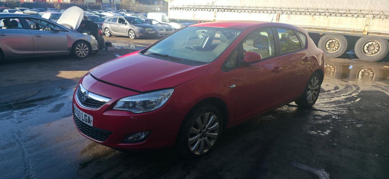 Opel Astra J 2010