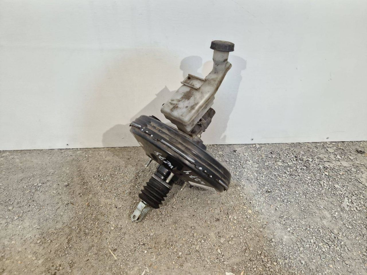 вакуумный усилитель тормозов Nissan Juke YF15 2011, 1.5 л., DCi, K9K 410, дизель, 6МКПП, radiant red / nah, внедорожник 5 дв., передний привод, правый руль, 460071KB0A, 460101KK0A, 460101KW0A, 472101KB0A - фото №1