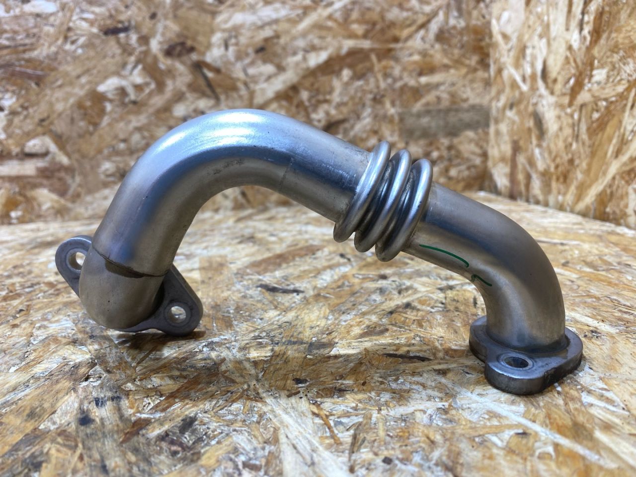 трубка системы рециркуляции EGR Volkswagen Transporter T6 2018, 2.0 л., дизель, 03L131521D - фото №1