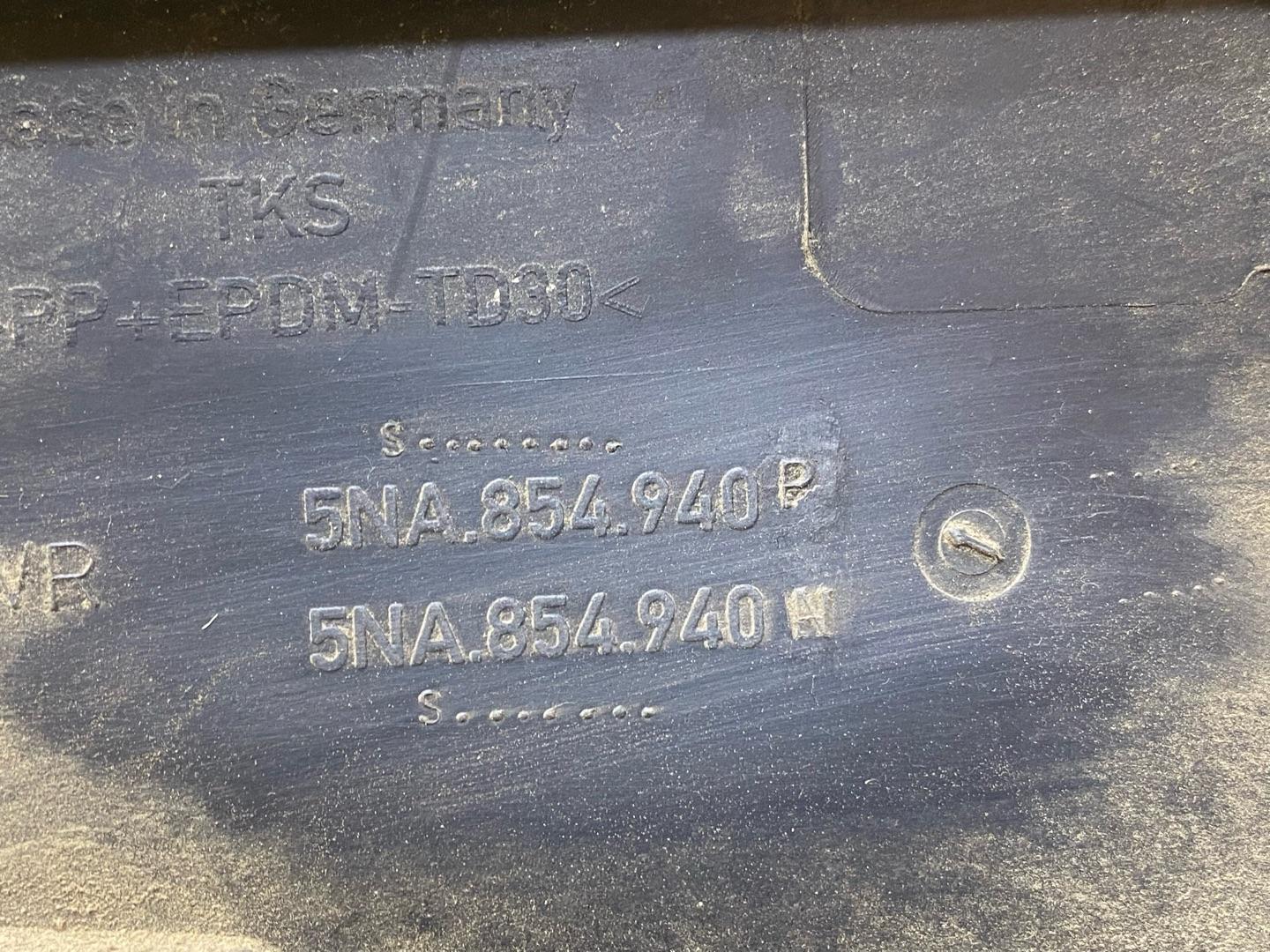 молдинг двери передней правой Volkswagen Tiguan 2 поколение 2016, 2.0 л., бензин, 5NA854940P - фото №12