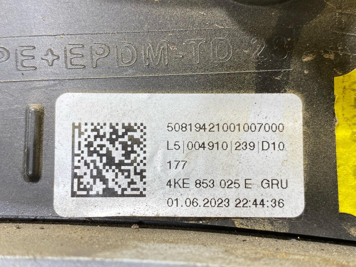 молдинг крыла заднего левого Audi e-tron Sportback 1 поколение 2020, электро, 4KE853817A - фото №7