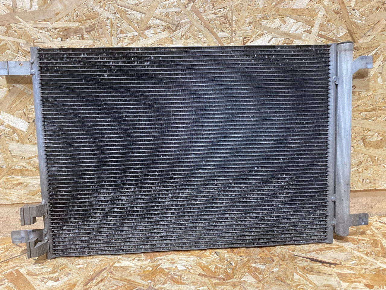 радиатор кондиционера Volkswagen Tiguan 2 поколение 2016, 1.4 л., бензин, 5Q0816411BG - фото №1