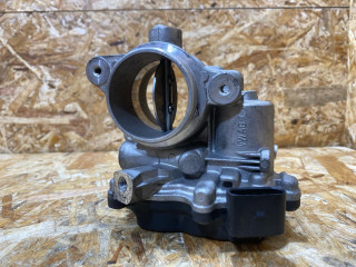 заслонка дроссельная Volkswagen Passat B8 2016, 2.0 л., дизель, 04L128063AA