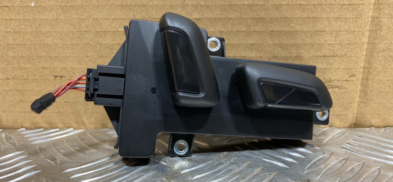 блок управления сиденьем Volkswagen Tiguan 2 поколение 2018, 2.0 л., бензин, 4G0959748A - фото №1