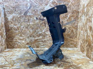 крепление ( кронштейн ) крыла Audi Q7 4M 2016, 3.0 л., дизель, 4M0821132C