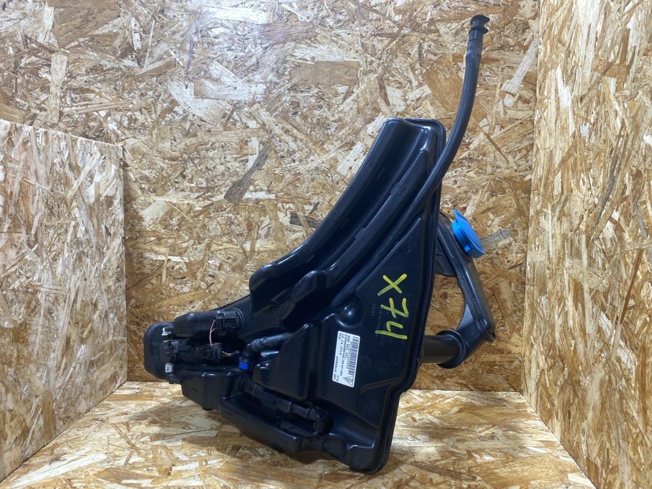 бачок омывателя Porsche Macan 1 поколение 2016, 3.0 л., дизель, 95B955451 - фото №1