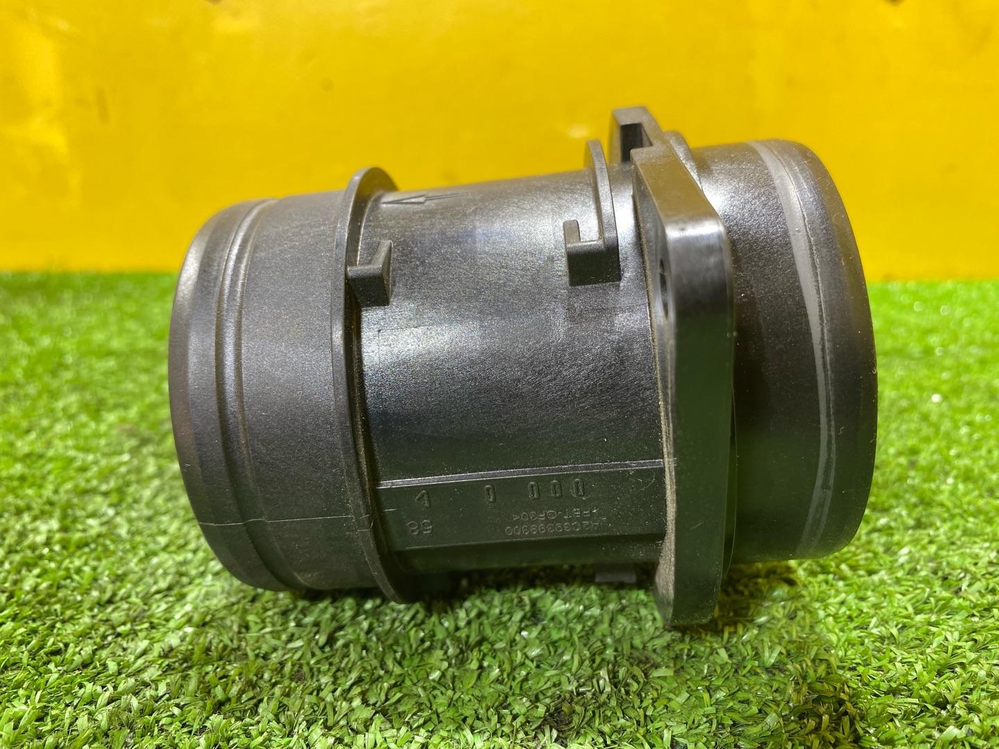 расходомер воздуха Audi Q3 F3 2023, 2.0 л., бензин, 04L906461B - фото №4