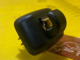 Крепление (крючок) солнцезащитного козырька Audi Q3 F3 (2018 - 2026), 8W0857562A