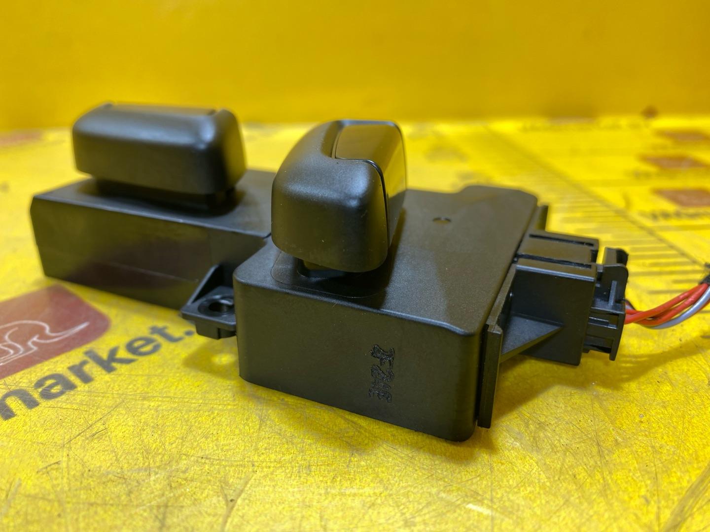 блок управления сиденьем Audi Q3 8U 2012, 2.0 л., бензин, 8W0959748 - фото №4