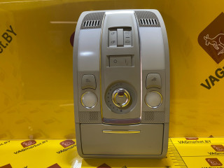 фонарь салона (плафон) Audi Q7 4L [рестайлинг] 2014, 3.0 л., дизель, 4L0947140