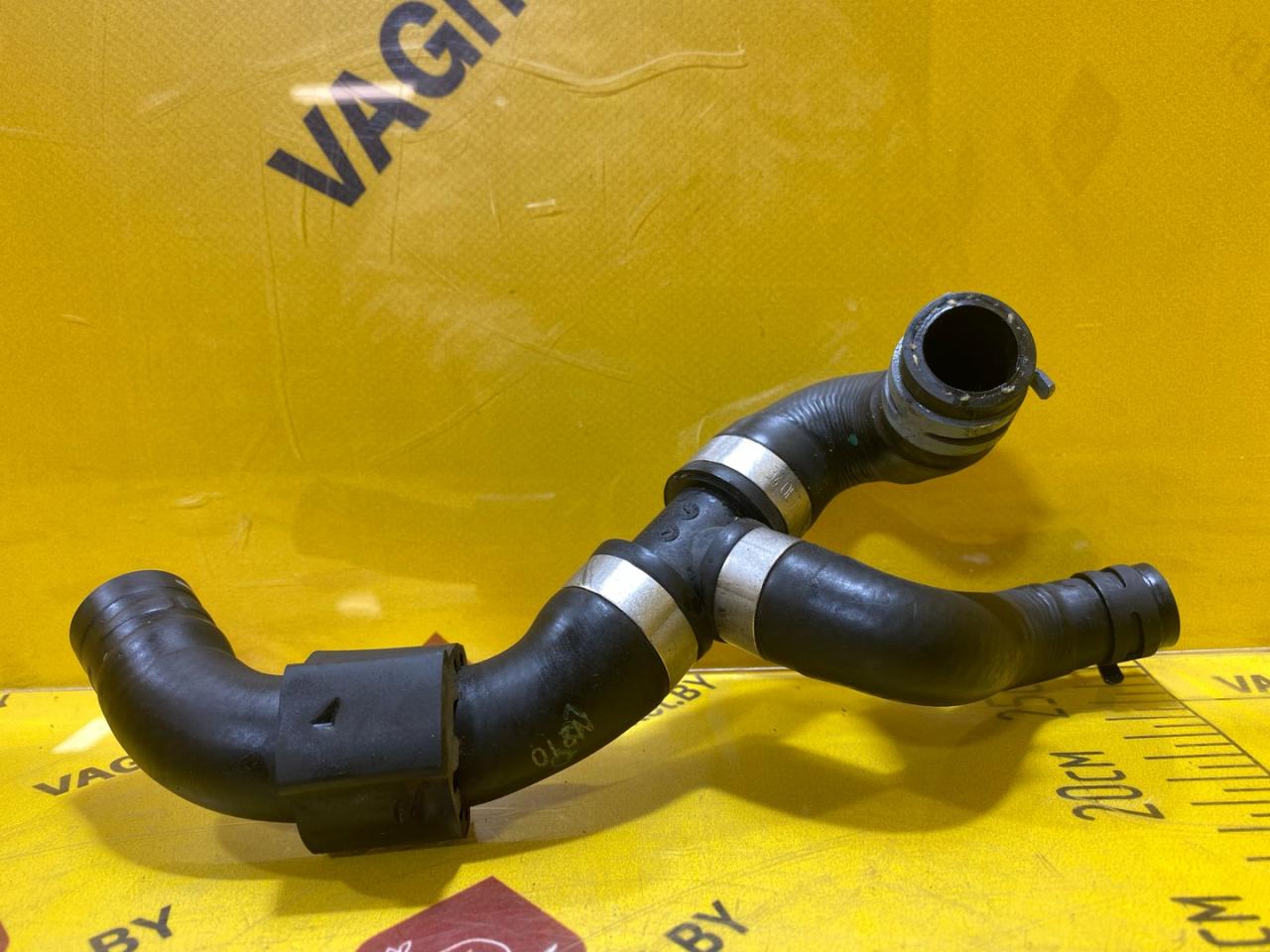 патрубок радиатора Volkswagen Caddy 4 поколение 2018, 2.0 л., дизель, 04L122073D - фото №1