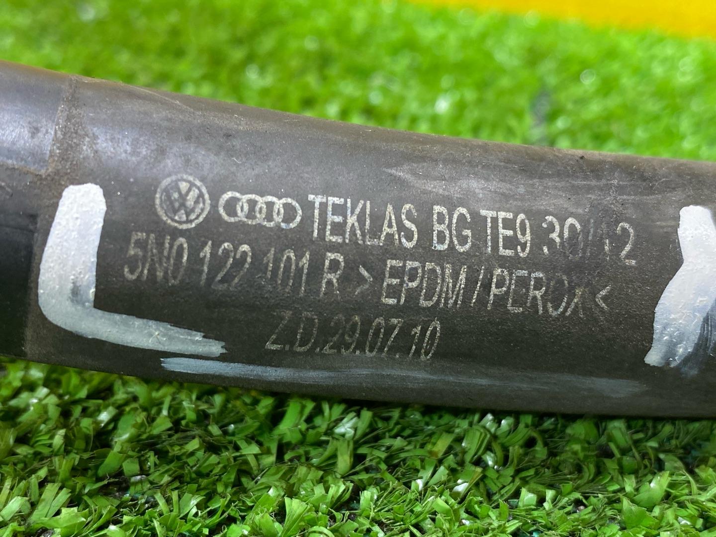 патрубок радиатора Audi Q3 8U 2012, 2.0 л., бензин, 5N0122101R - фото №8