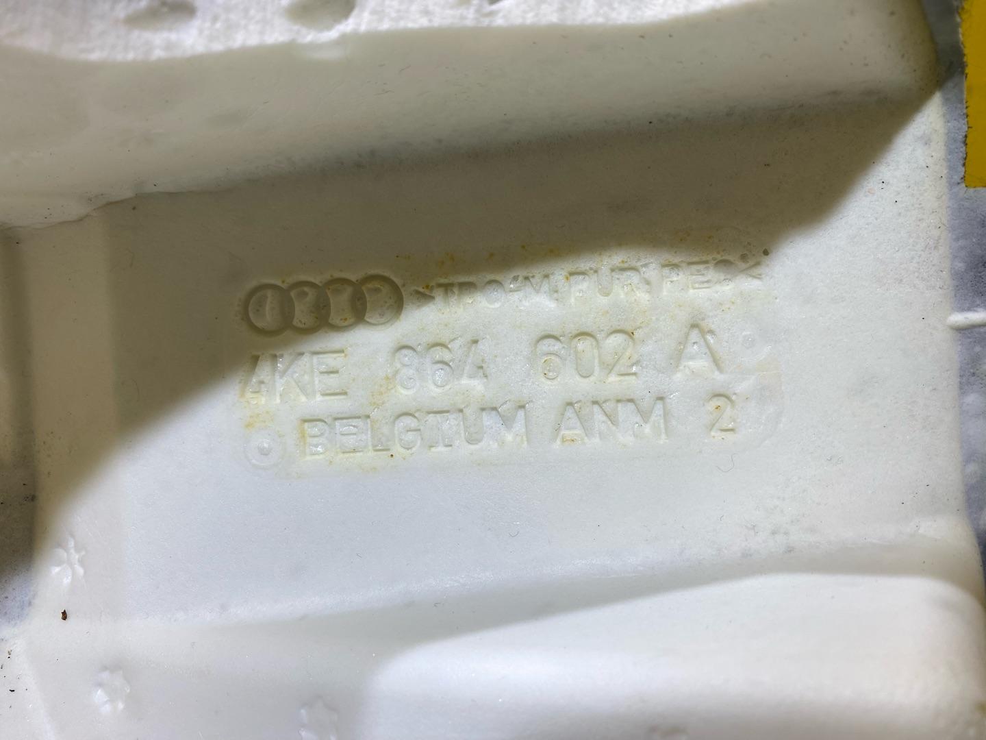 пол багажника Audi e-tron Sportback 1 поколение 2020, электро, 4KE864602A - фото №7