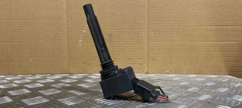 катушка зажигания Volkswagen Tiguan 2 поколение 2018, 2.0 л., бензин, 06J905110K - фото №1