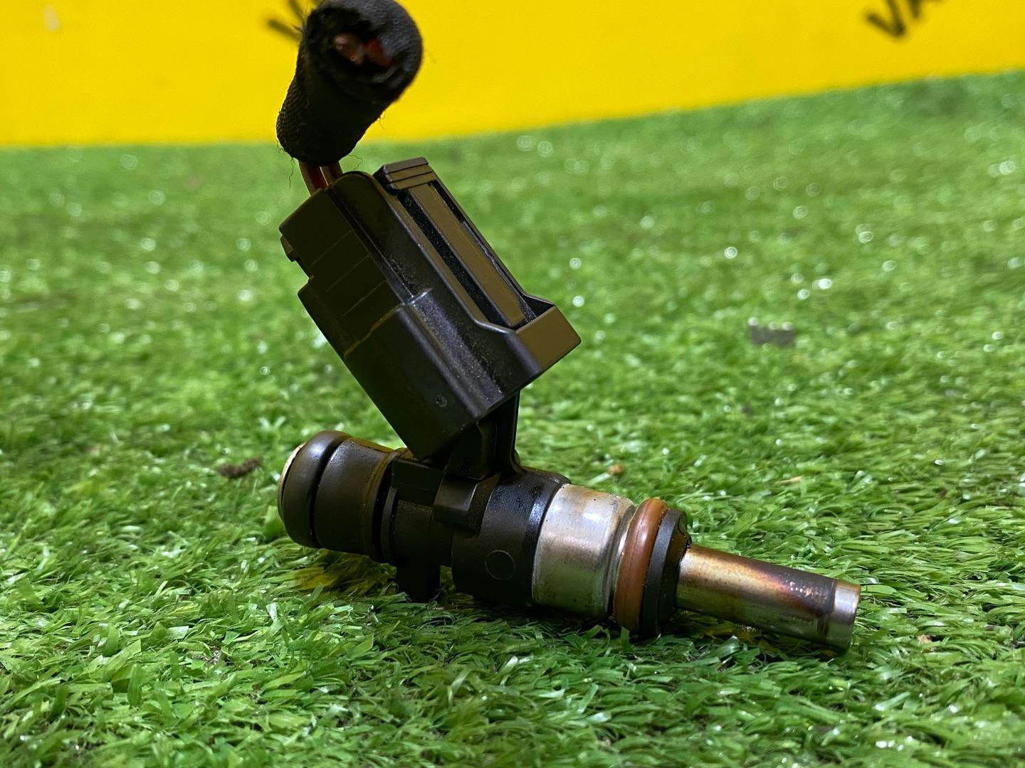форсунка Volkswagen Tiguan 2 поколение 2020, 2.0 л., бензин, 06L906031C