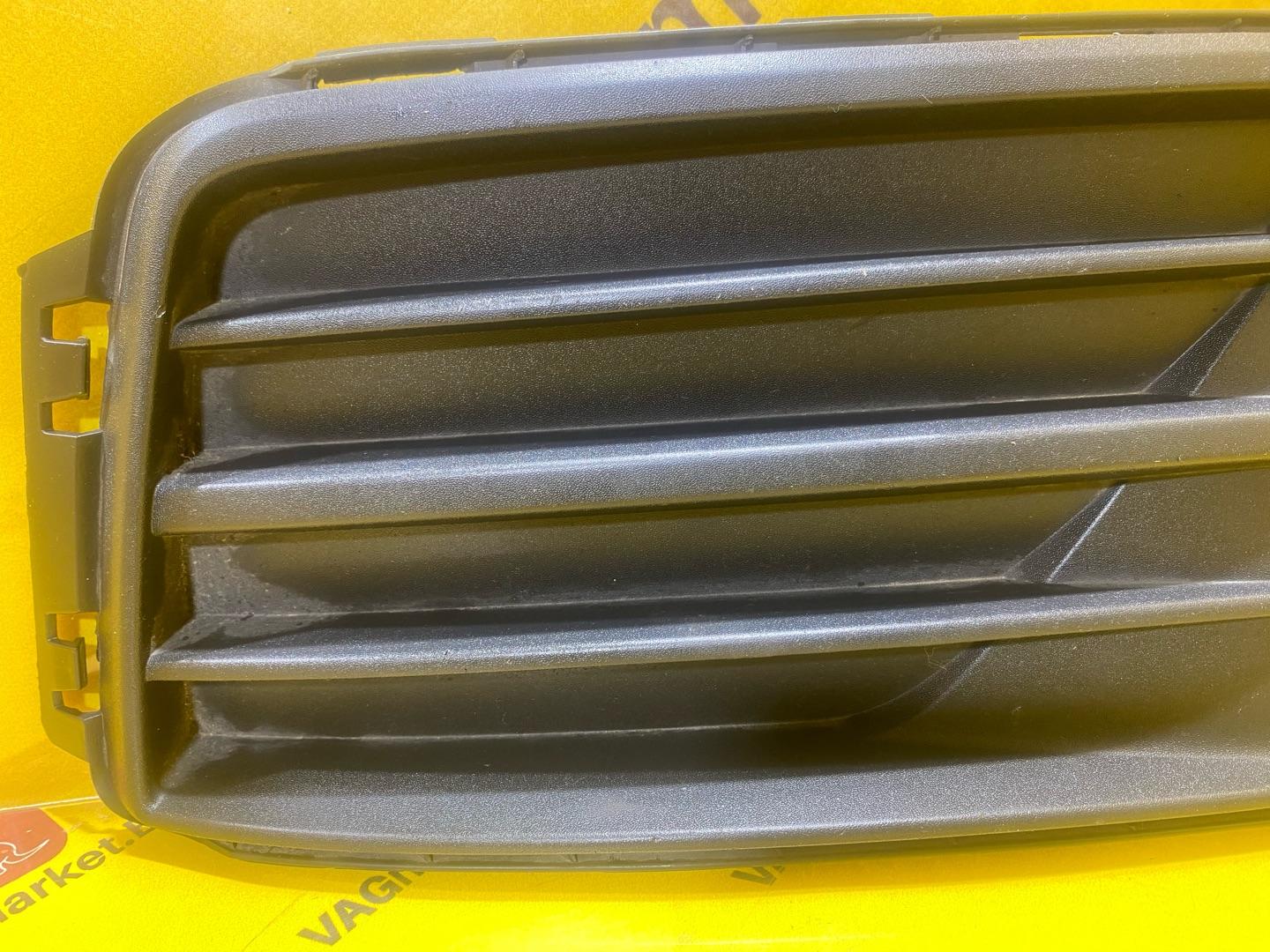 Заглушка (решетка) в бампер передний Volkswagen Caddy 4 поколение 2018, 2.0 л., дизель, 2K5853666E - фото №9