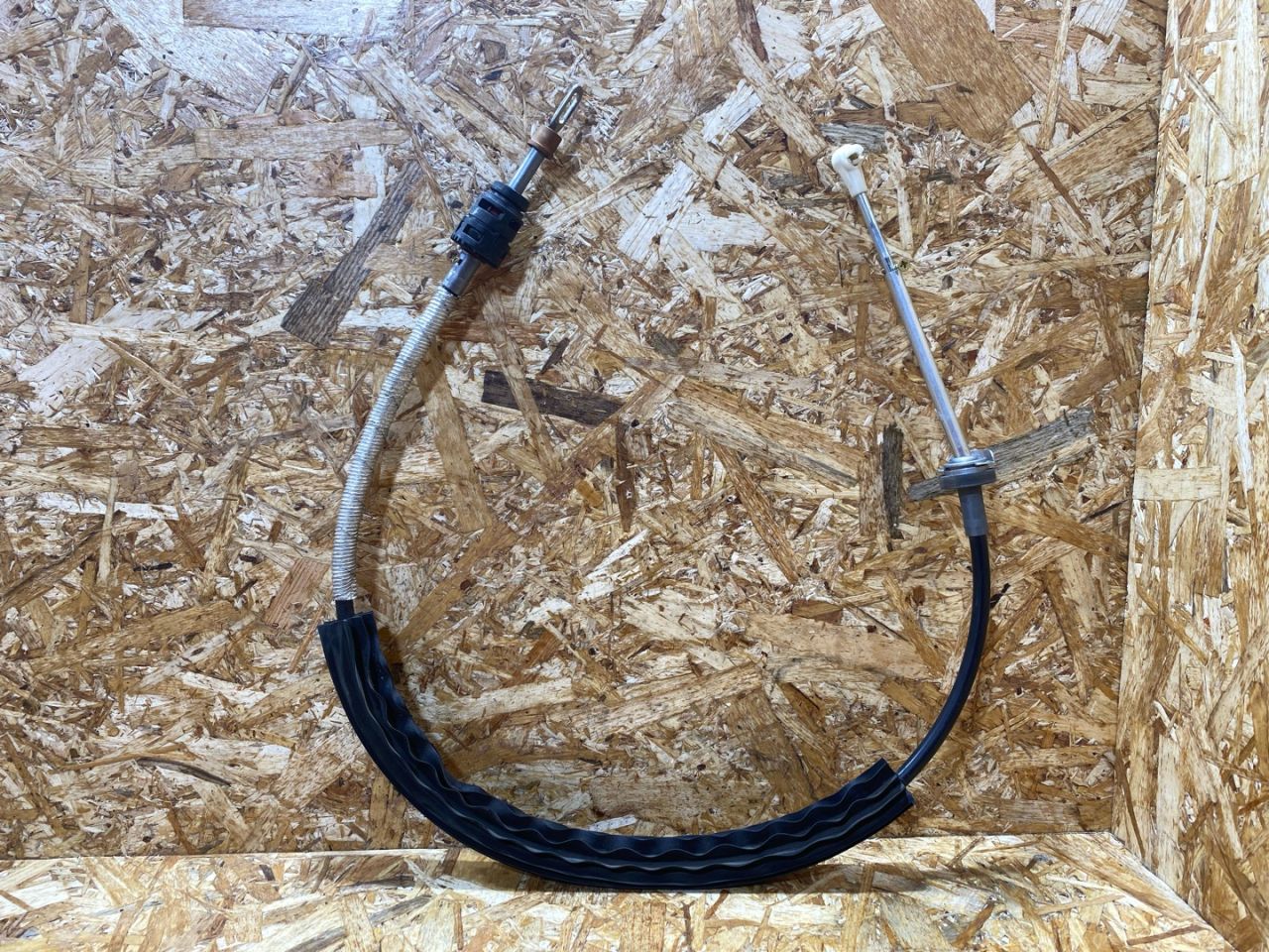 трос кулисы КПП Audi A3 8V 2015, 1.4 л., бензин, 5Q0713266G - фото №1