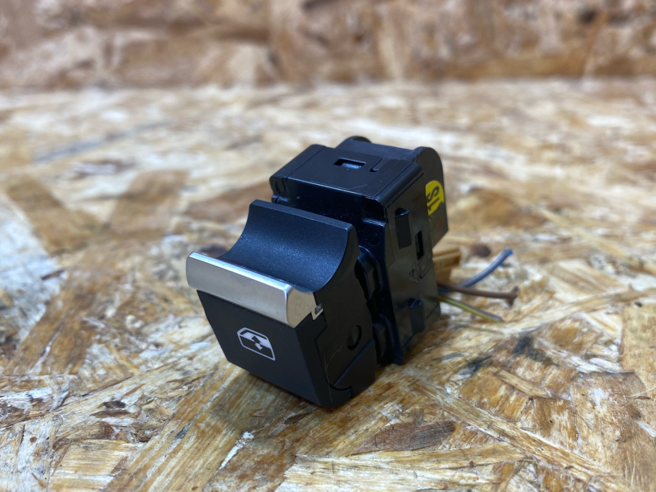 кнопка стеклоподъемника Audi Q7 4M 2016, 3.0 л., дизель, 4M0959855 - фото №1