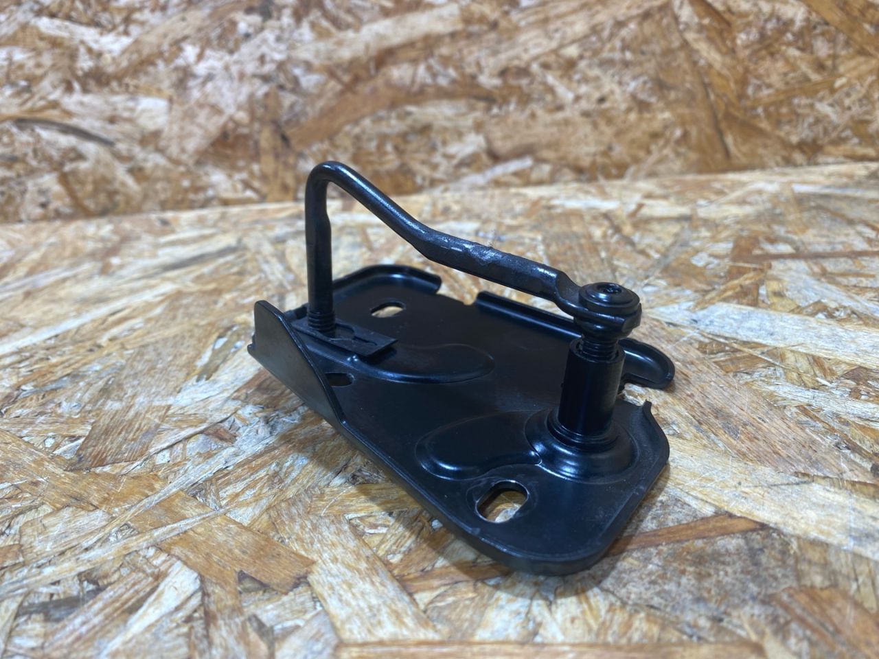 петля капота правая Audi Q5 FY 2018, 2.0 л., дизель, 80A823186C - фото №1