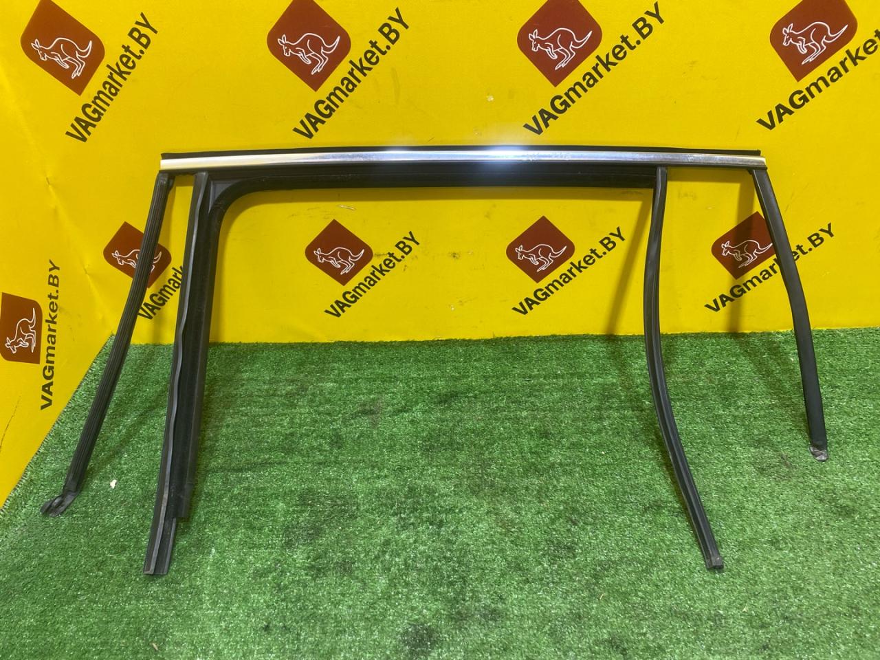 молдинг стекла Volkswagen Tiguan 2 поколение 2016, 2.0 л., бензин, 5NA839431G - фото №1